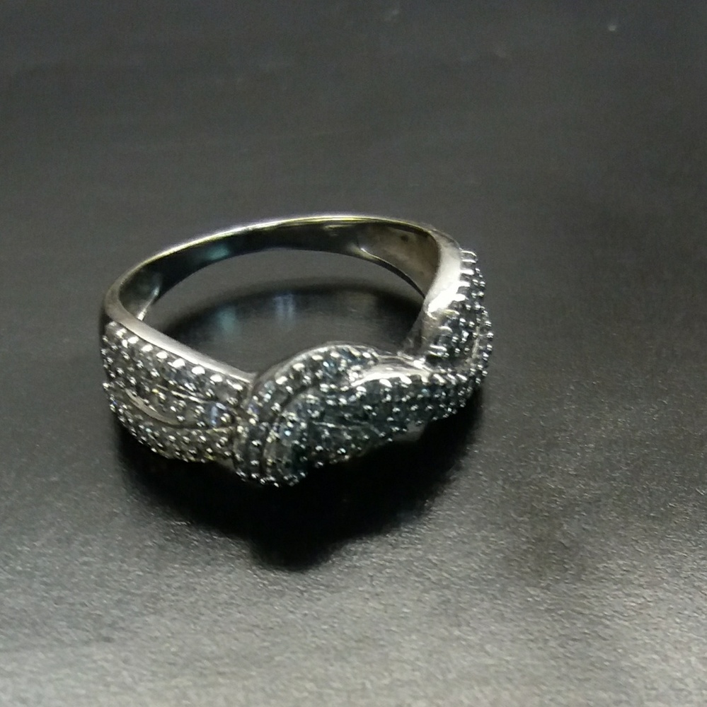 Ring - Picture 5 of 8